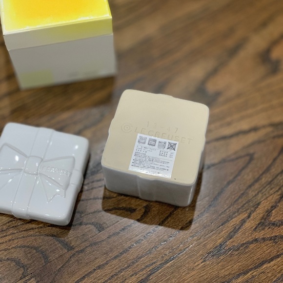 New Le Creuset White Gift Box Ramekin - Picture 4 of 9